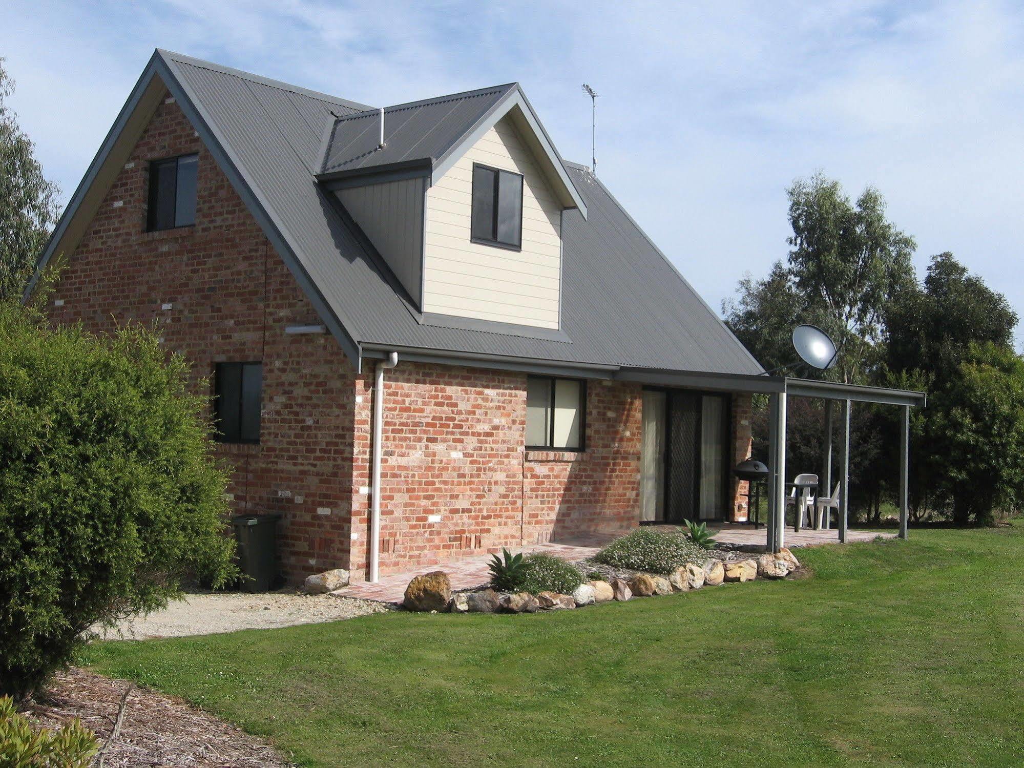 Prom Coast Lodge